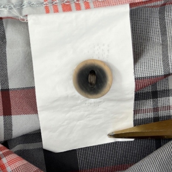 Prana Short Sleeve Button Up Shirt Mens Size Large Plaid Red Gray Pocket Casual - Picture 4 of 7